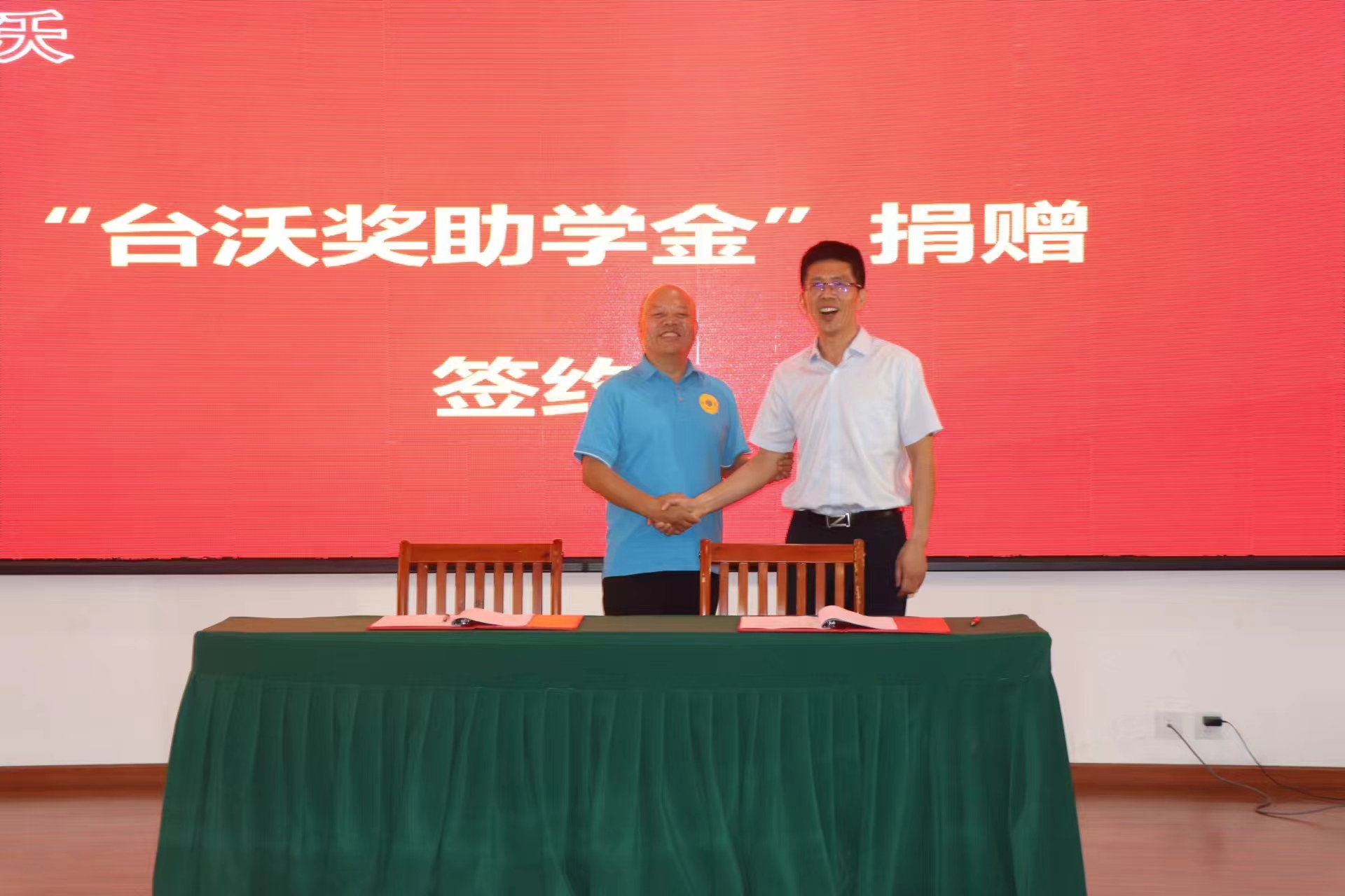 cba6b120c259f521a5d4ff41419bcdb.jpg
